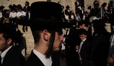 Decenas de miles de judíos ultraortodoxos protestan contra el servicio militar en Jerusalén