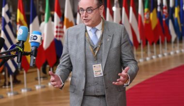 Bélgica pide a UE que comparta riesgos si usa activos rusos congelados para ayudar a Ucrania