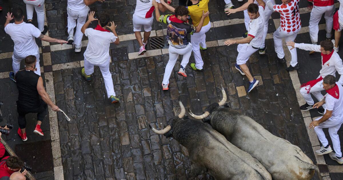En los Sanfermines, una minoría de mujeres corre con los toros
