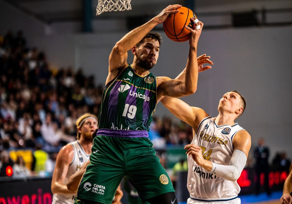 El Unicaja escenifica en Karditsa las dos realidades de la Champions (55-72)