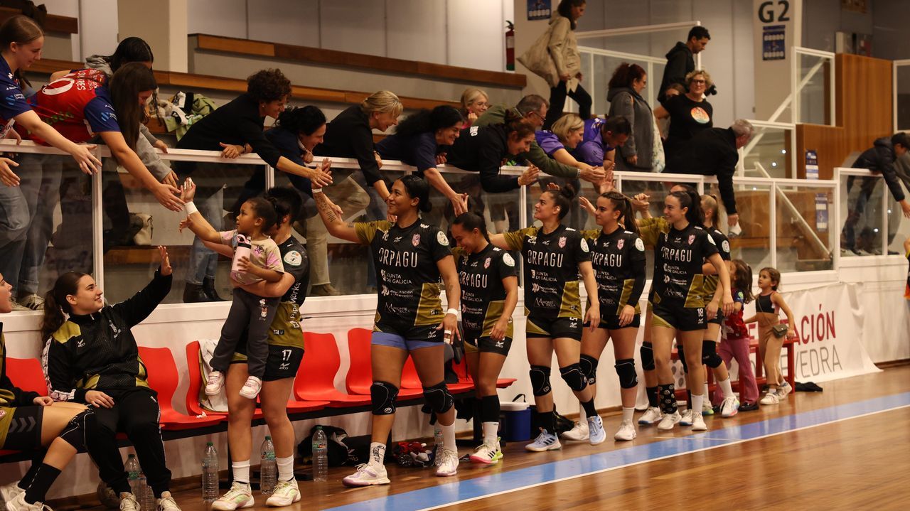 El Guardés da un golpe sobre la mesa al ganar con contundencia al Beti-Onak (29-21) - La Voz de Galicia