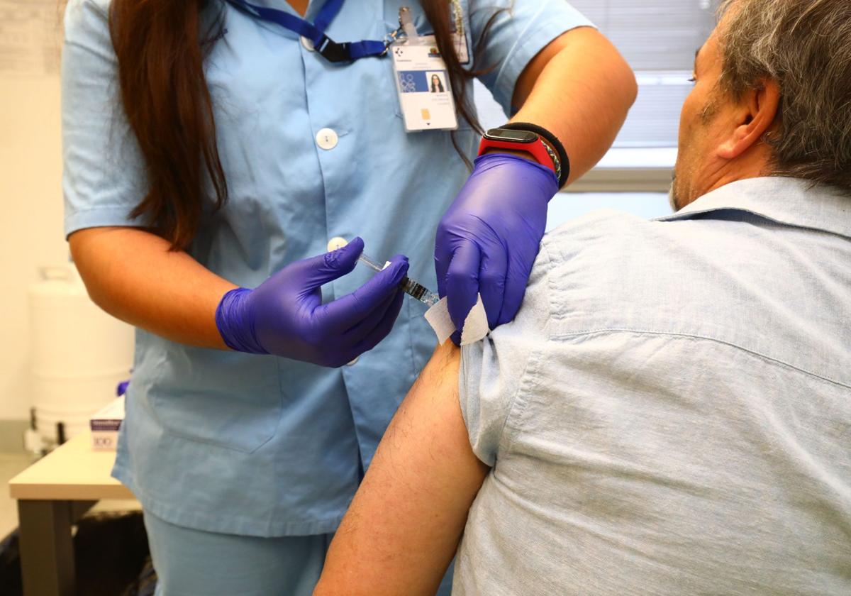 Salud «estima» que dispone de vacunas suficientes del herpes zóster para los grupos de riesgo