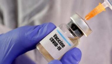 La Junta empieza a vacunar este martes de la gripe y el covid a los mayores de 80 años y a los dependientes