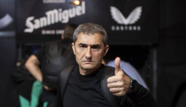 El técnico Ernesto Valverde saluda al llegar al partido de Champions League (Foto: Athletic Club).