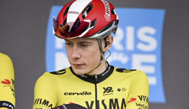 Con su nuevo casco Vingegaard queda localizado en el pelotón 