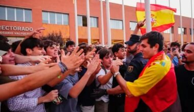 El bulo de Vito Quiles para cancelar su acto en Pamplona: «La Policía ha interceptado 16 cuchillos en dos autobuses de Bilbao»