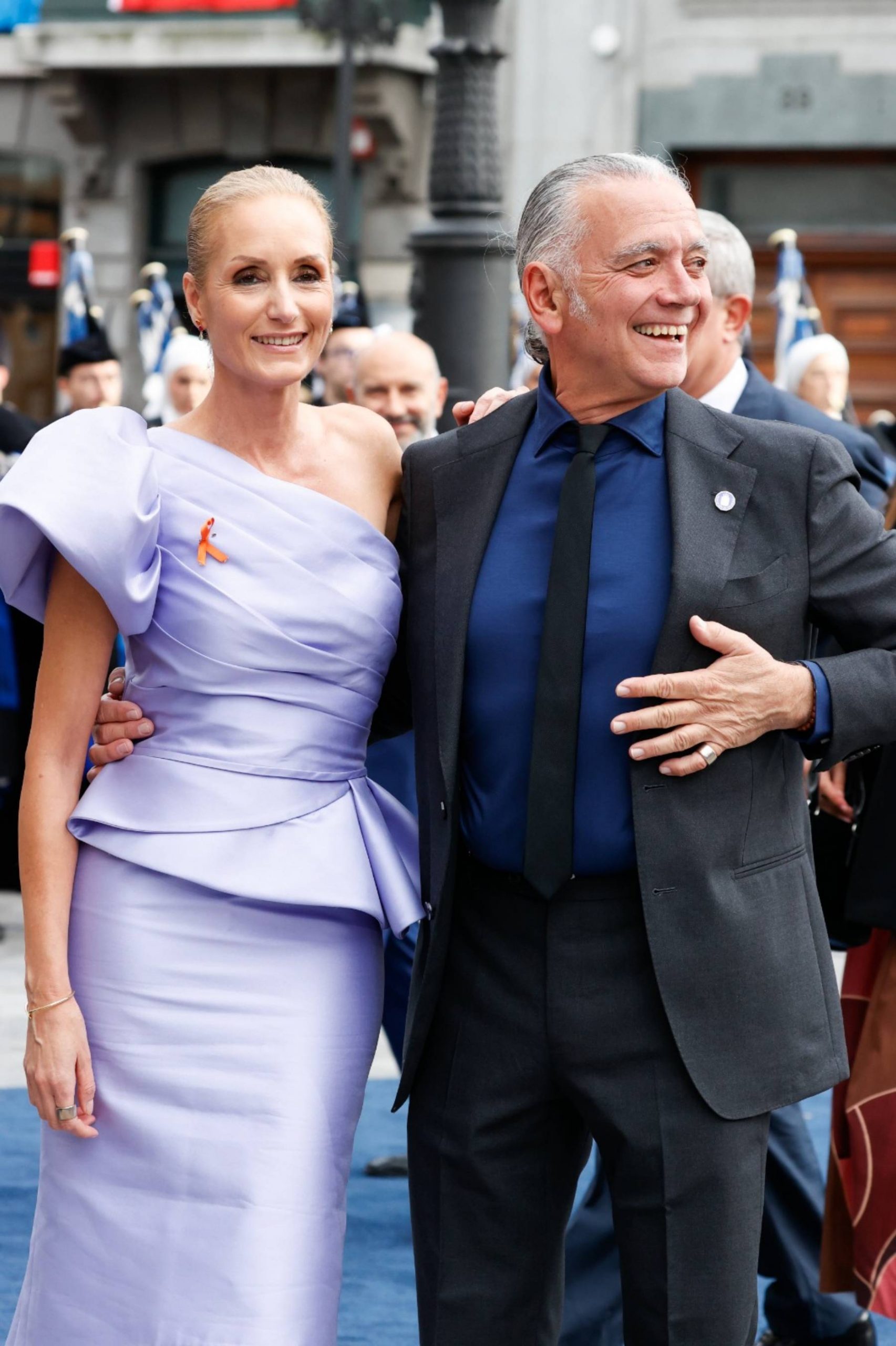 Juan Ramon Lucas y Sandra Ibarra en los Premios Princesa de Asturias. (Foto: Gtres)