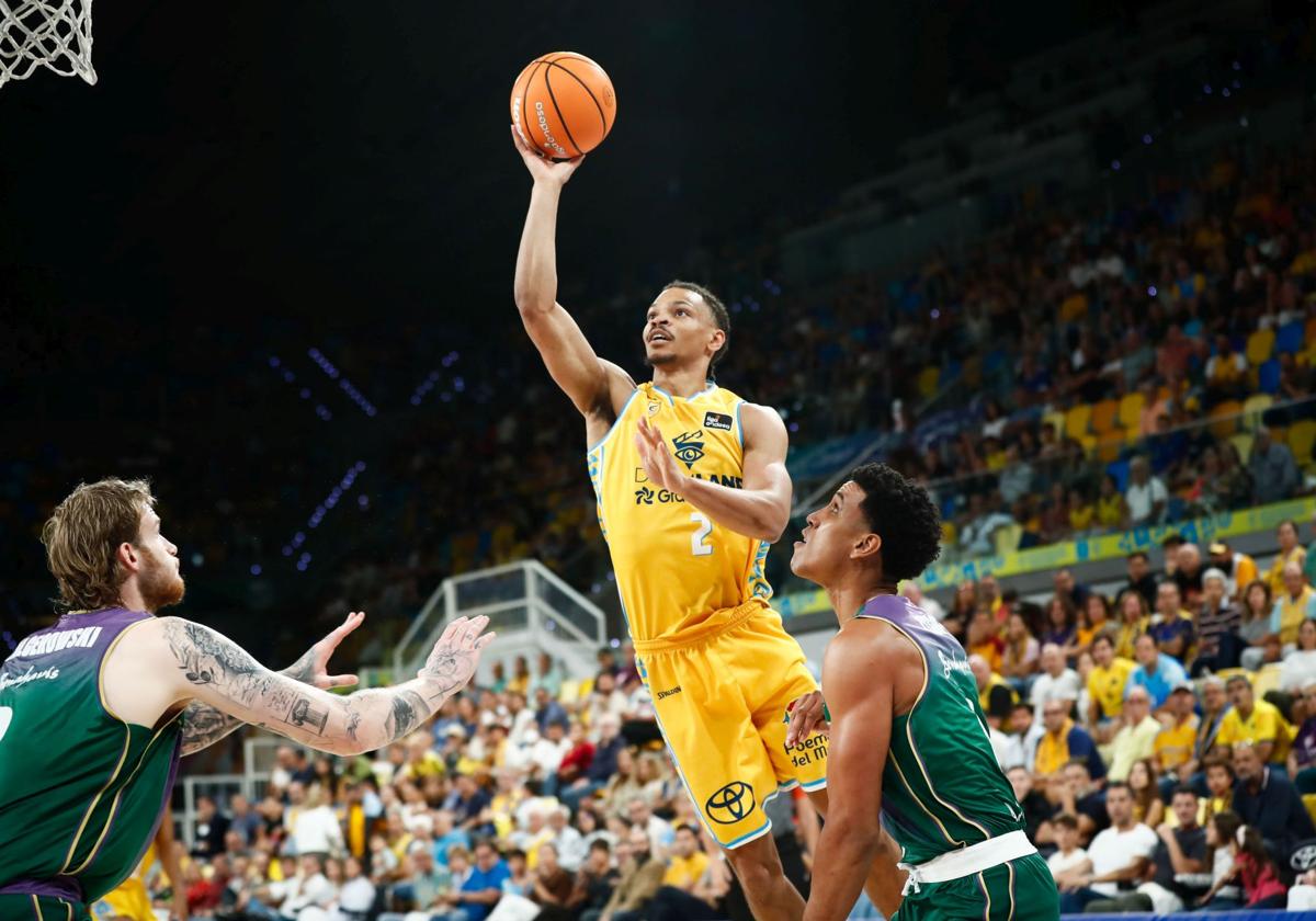 El Dreamland Gran Canaria se derrumba en una segunda parte desastrosa (72-81)