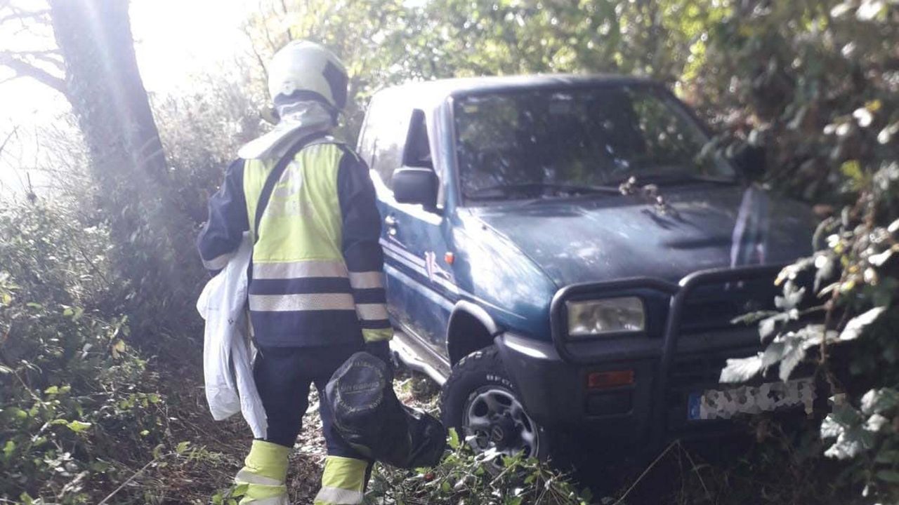 Fallece un hombre al quedar atrapado bajo un coche en El Franco - La Voz de Galicia