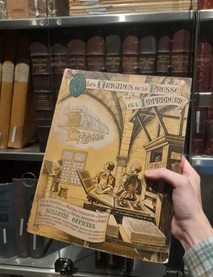 La noografía: revista mensual dedicada a la imprenta, a la librería y a las demás artes gráficas. Foto: editorial Ampersand redes sociales.