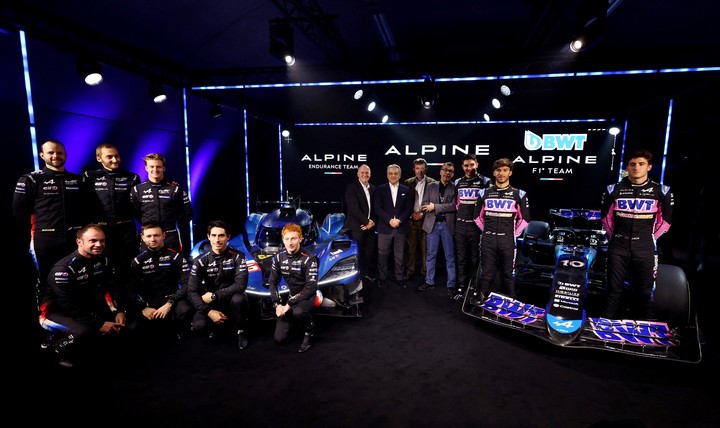 En Enstone se lanzó el modelo 2024 de Alpine, con Gasly, Ocon y Doohan, reserva. 