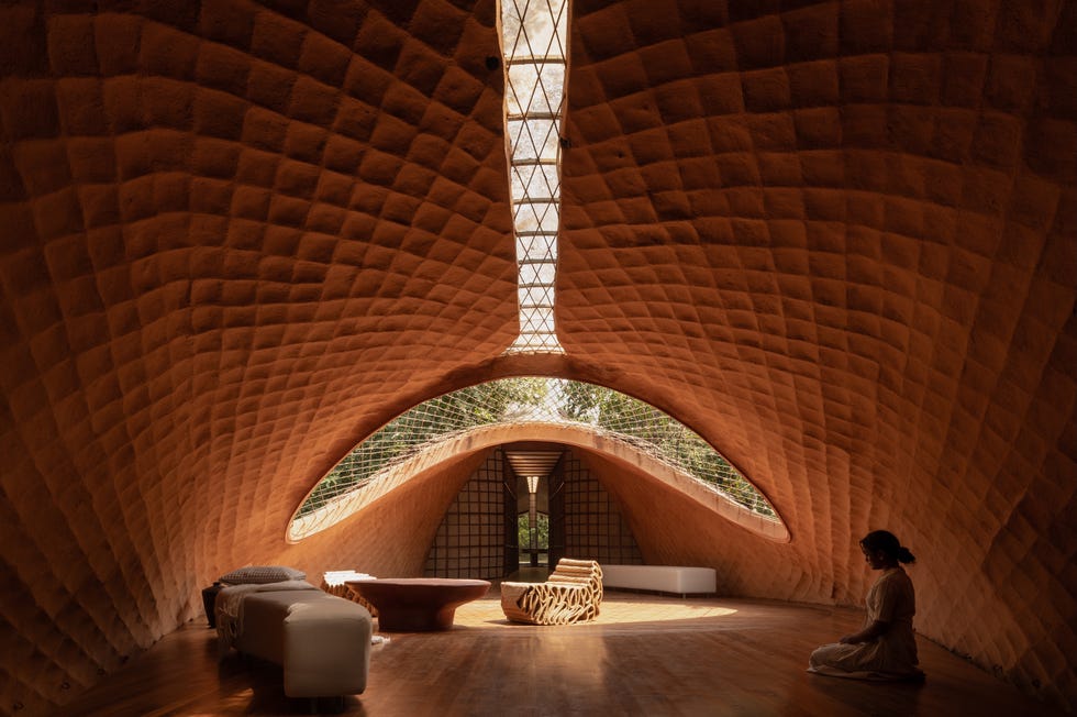 casa campo puente colgante hecha barro ecosistema vivo