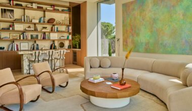 Esta casa con jardín en Madrid para una familia nos enseña cómo la luz, la arquitectura y el arte conviven en armonía: “Es tal como la habían imaginado”