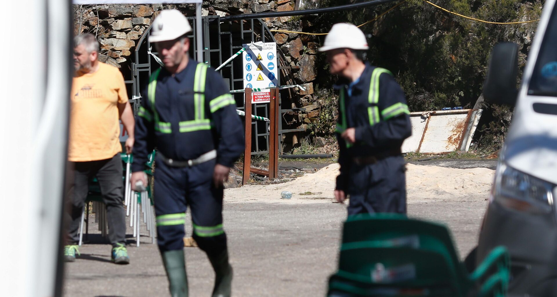 Dos trabajadores atrapados tras el derrumbe de una mina en Cangas de Narcea