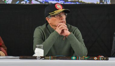 El Gobierno de Petro bombardea la selva colombiana y deja 19 guerrilleros muertos de las disidencias de las FARC