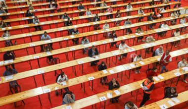 Gobierno y sindicatos negocian sobre empleo público