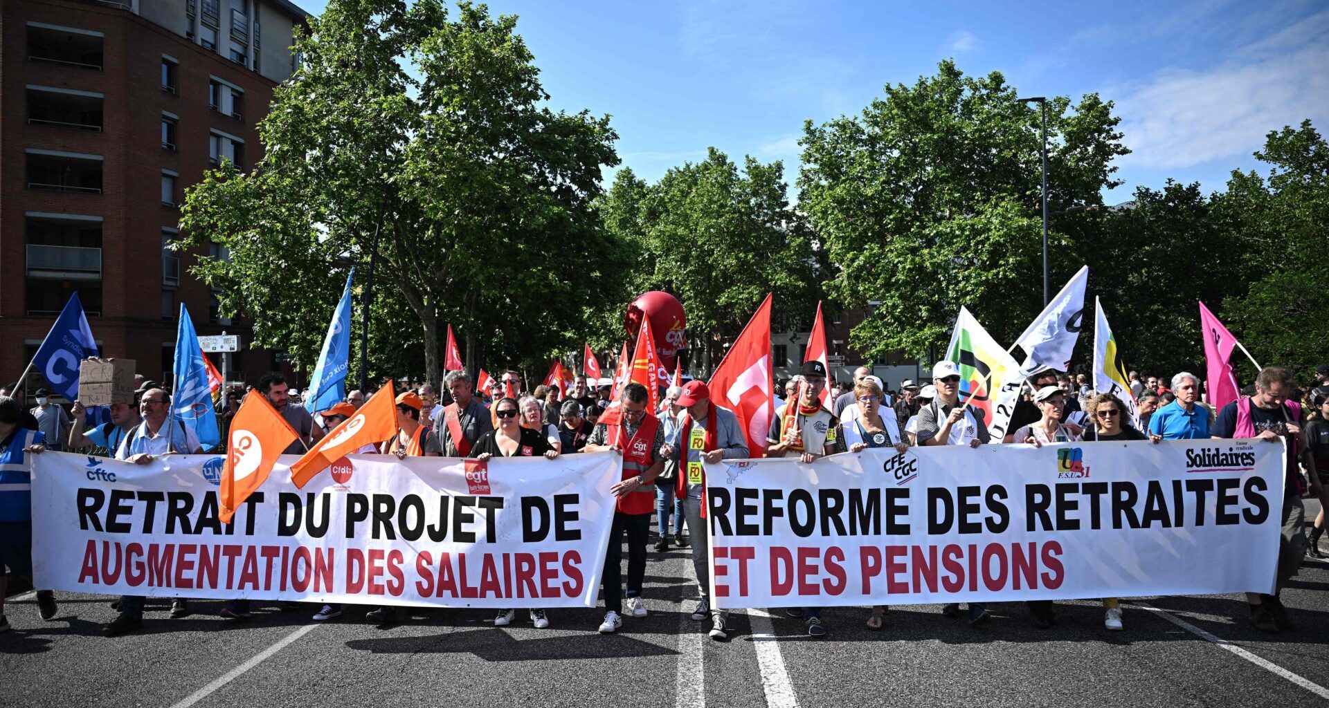 Asamblea Nacional suspende la reforma de pensiones en Francia