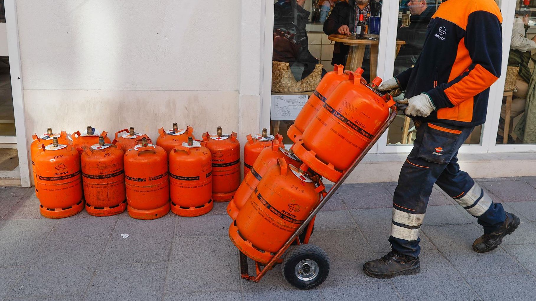 El precio de la bombona de butano cae un 5% hasta los 15,46 euros