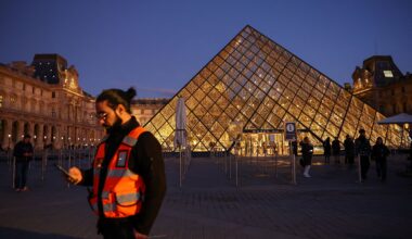 El Louvre instalará un centenar de cámaras en su perímetro y un puesto de policía