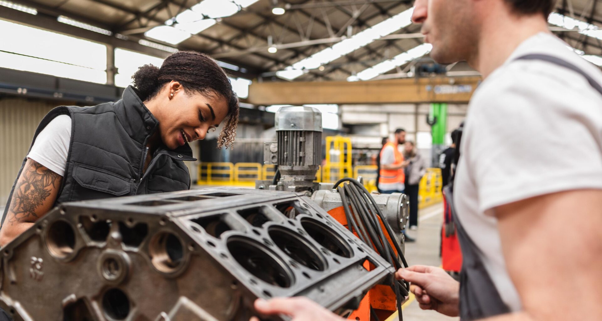 La producción de vehículos cae un 5,4% en España