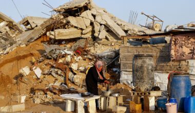 Una nueva oleada de bombardeos israelíes mata a una veintena de personas en Gaza