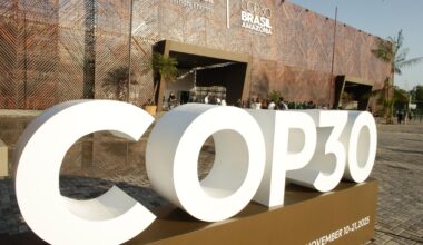 La COP30 aprueba un documento sin referencia a los combustibles fósiles