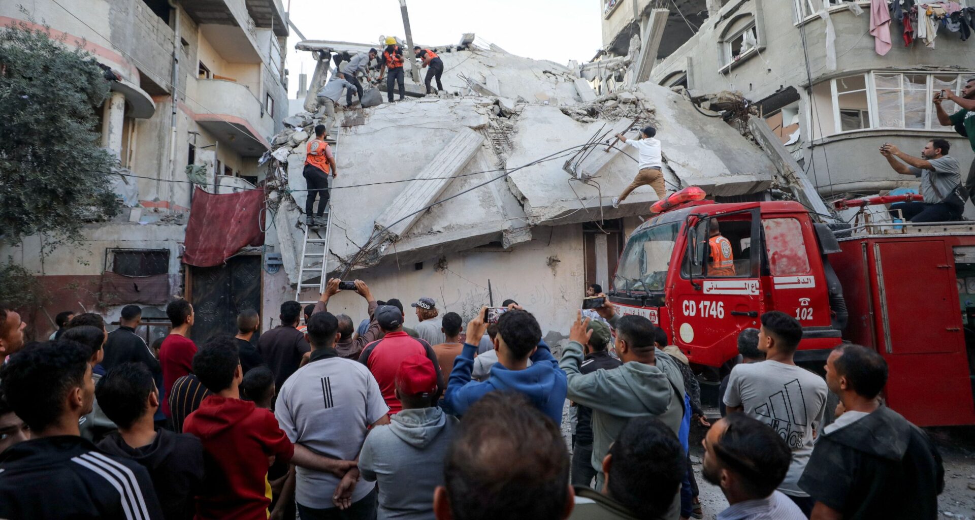Al menos 22 muertos en una oleada de bombardeos israelíes en Gaza