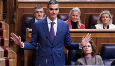 Sánchez vuelve a dar la cara por García Ortiz ante un crítico Feijóo