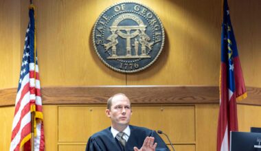 El fiscal renuncia a perseguir a Trump por fraude en Georgia