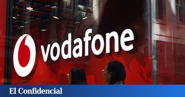 Telefónica y Vodafone cierran la venta de un 30% de su red de fibra a AXA