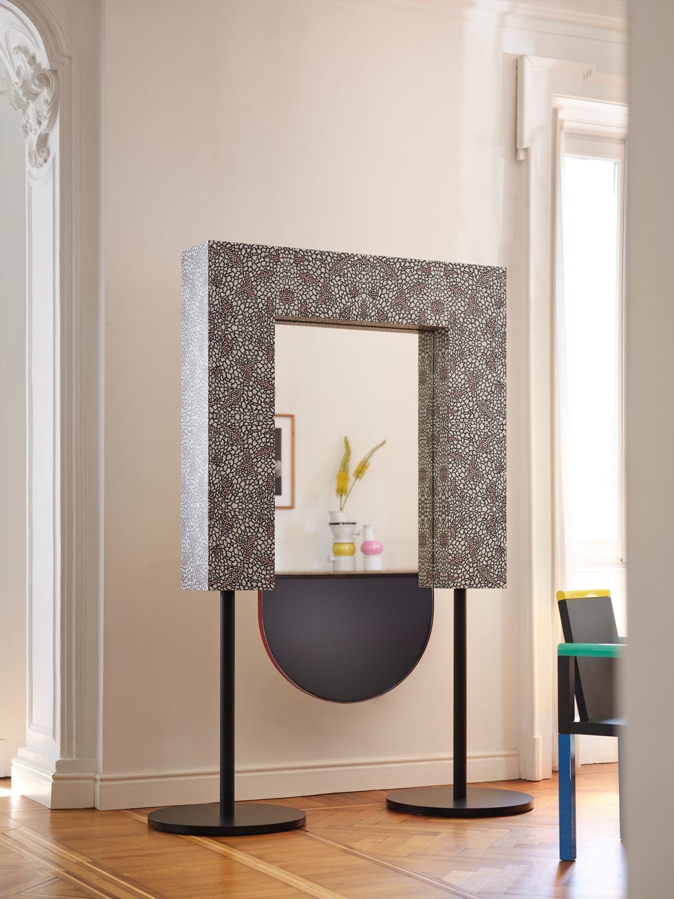 The Idea of Home, la casa milanesa que revive el espíritu Memphis the idea of home, casa milanesa revive espiritu memphis