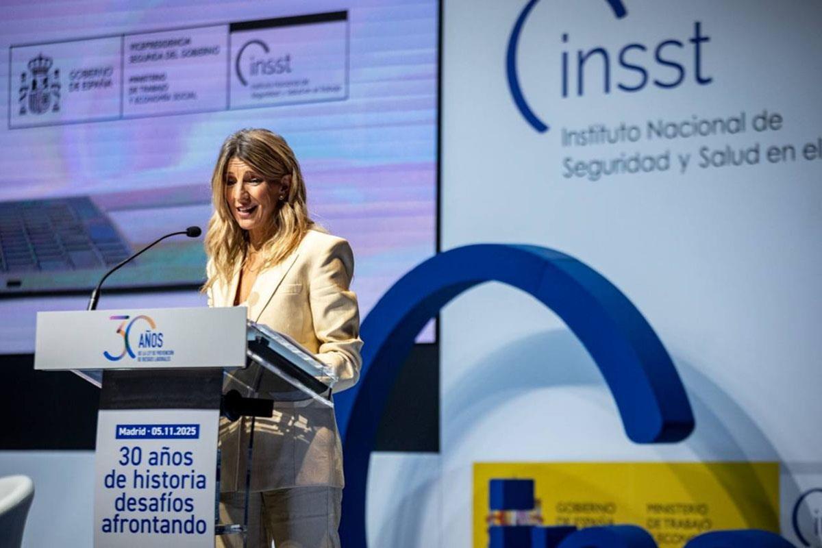 La ministra de Trabajo y Economía Social, Yolanda Díaz, conmemora los 30 años de la Ley de Prevención de Riesgos Laborales