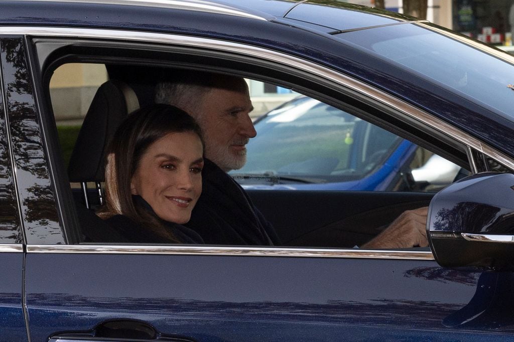 Doña Letizia y Don Felipe llegan a El Pardo 