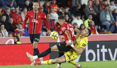 Mateo Joseph pelea el balón con un defensor.