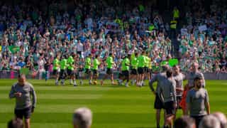 El Betis abre la previa del derbi y anima a su gente en un día cargado de noticias: Isco, Amrabat, Antony, Lo Celso...