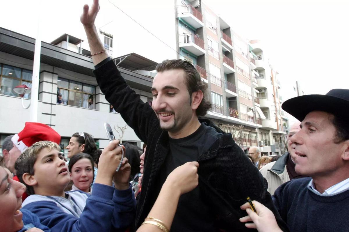 Juanjo, en su llegada a Alicante en 2004, tras ganar 'Gran Hermano'