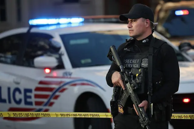 Un guardia del Servicio Secreto en la escena del ataque