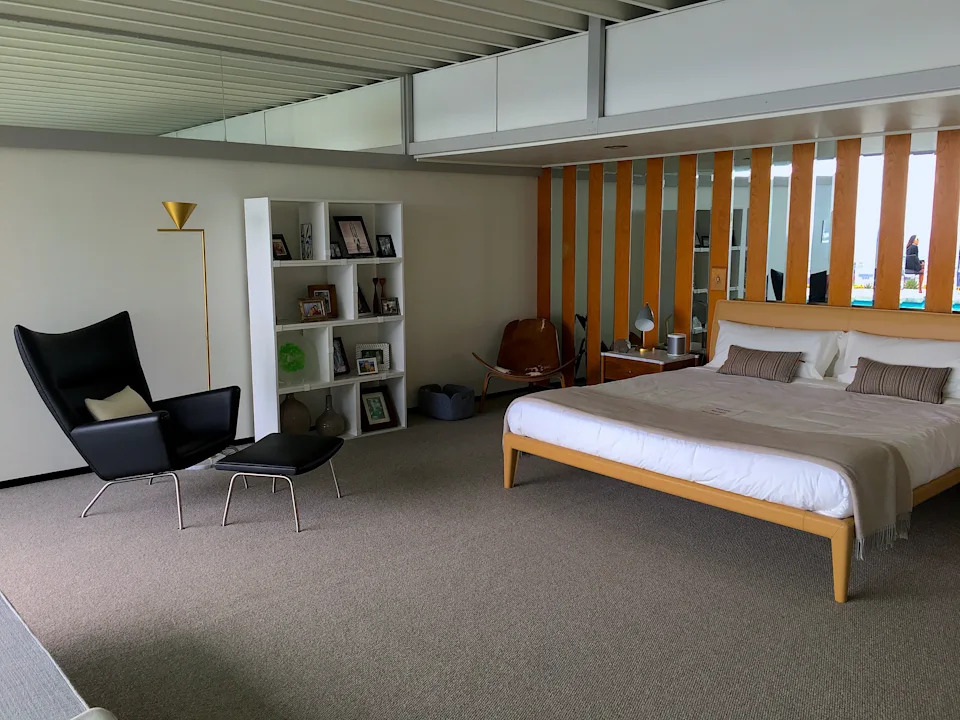 El dormitorio de la Casa Stahl en 2019. (vía WikiCommons)