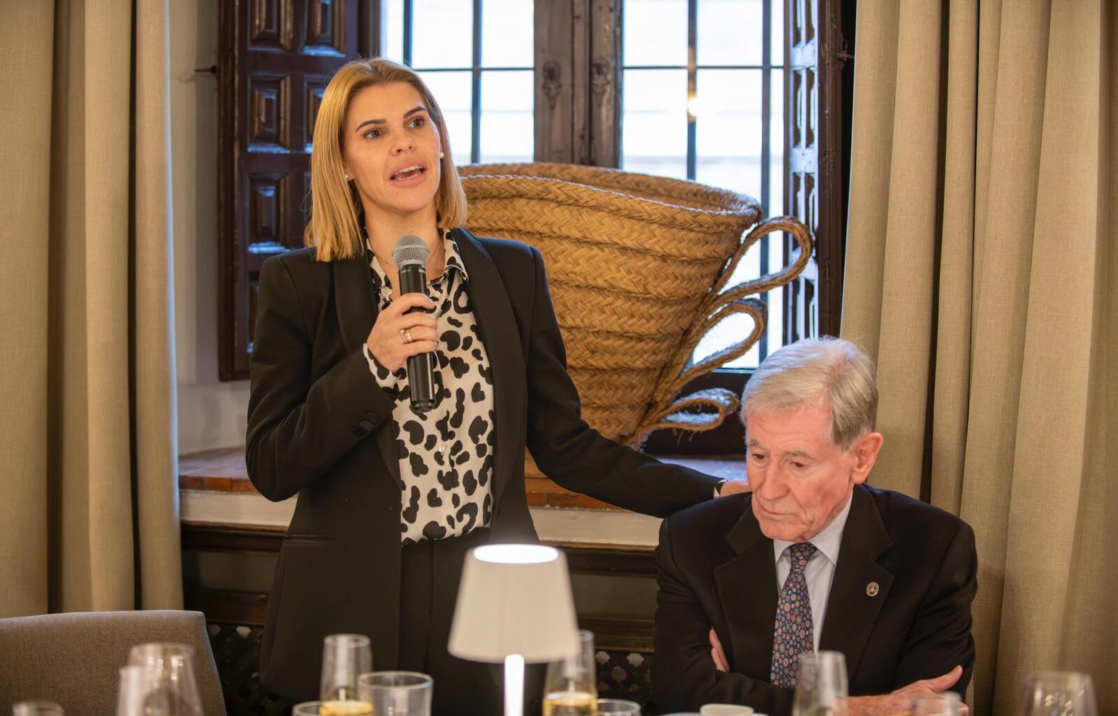 La alcaldesa felicita a los Condueños por su 175 aniversario y defiende su gesta como “ejemplo de   compromiso cívico” para las jóvenes generaciones