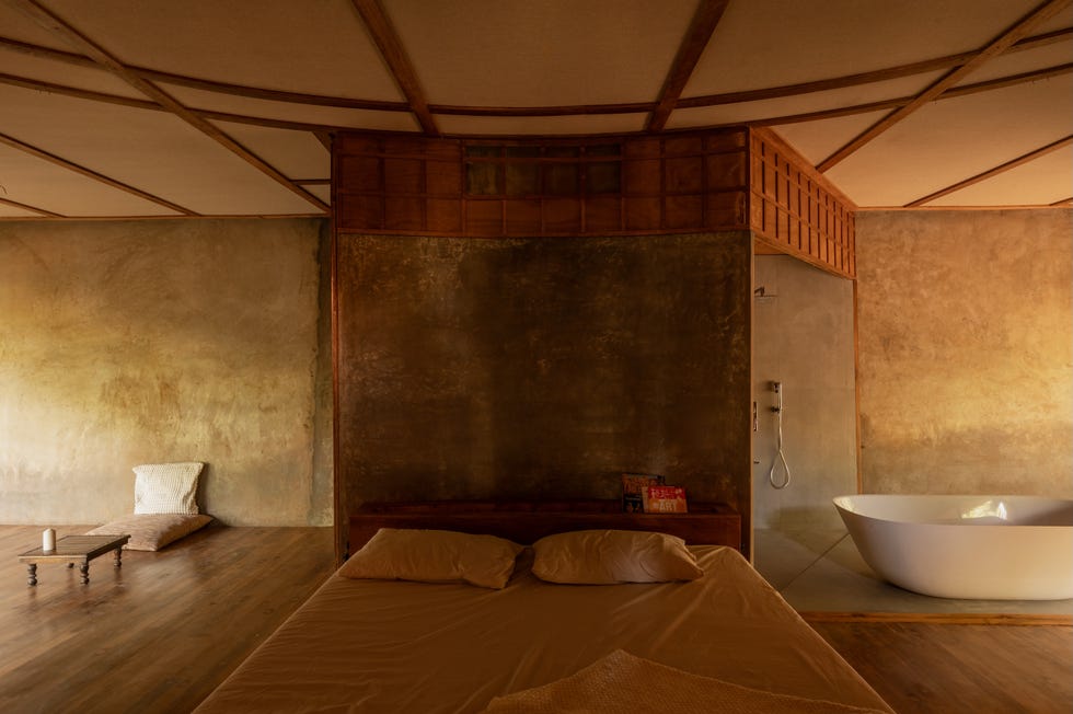 casa campo puente colgante hecha barro ecosistema vivo