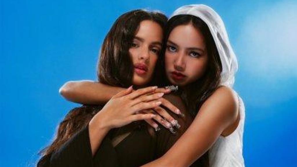 Lisa de Blackpink y Rosalía en el cartel promocional de 'New Woman'