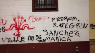 Pintadas en la sede del PSOE de Andalucía, en el Centro de Sevilla.