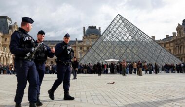 Dos de los sospechosos del 'golpe' en el Louvre ya habían sido condenados por delitos de robo en París hace una década