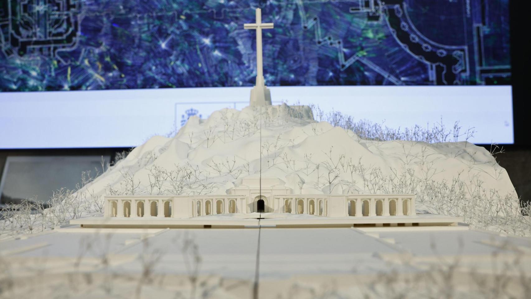 mantiene la cruz, pero sin escalinata