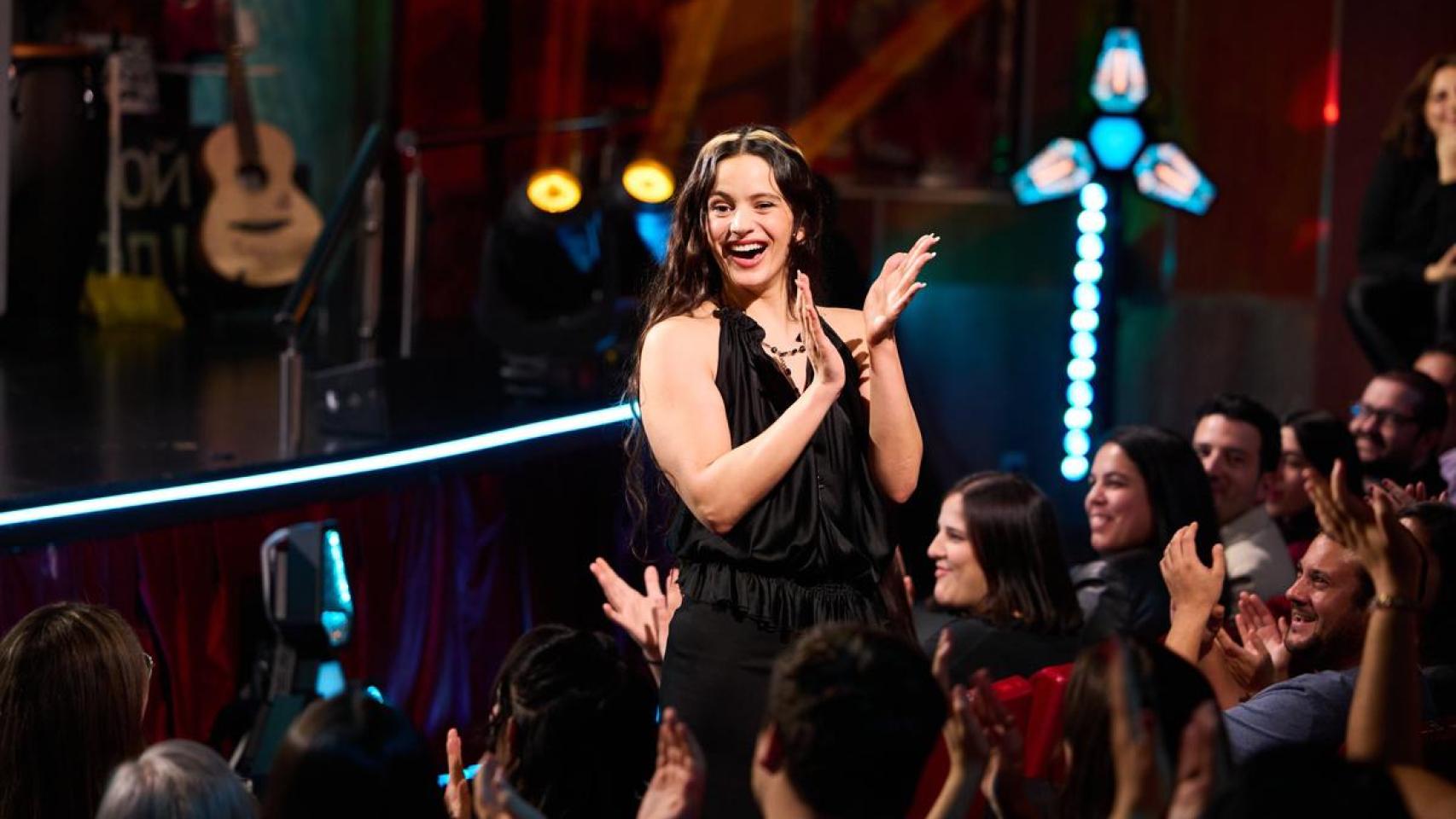 ¿Y si Rosalía acaba siendo la elegida por RTVE para presentar las Campanadas? Las pistas que la llevan a la Puerta del Sol