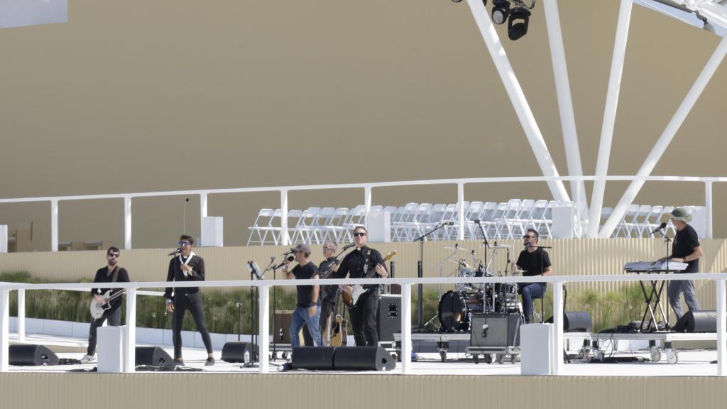 Concierto en el escenario central desde el que habló el Papa Francisco en Lisboa en la Jornada Mundial de la Juventud en agosto de 2023 antes de la vigilia de oración. Cantaron antes de la llegada del Papa. Se dice que asistieron a ese evento más de un millón de personas.
