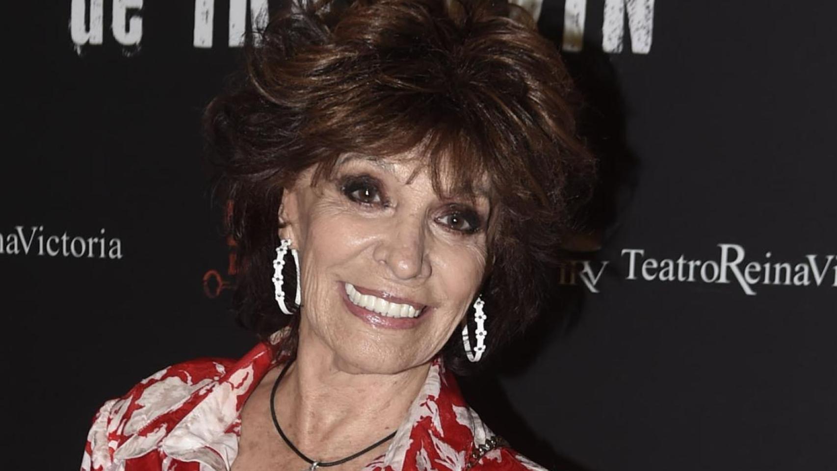 arruinada, alejada de la televisión y cuidada por su hija, Raquel Waitzman