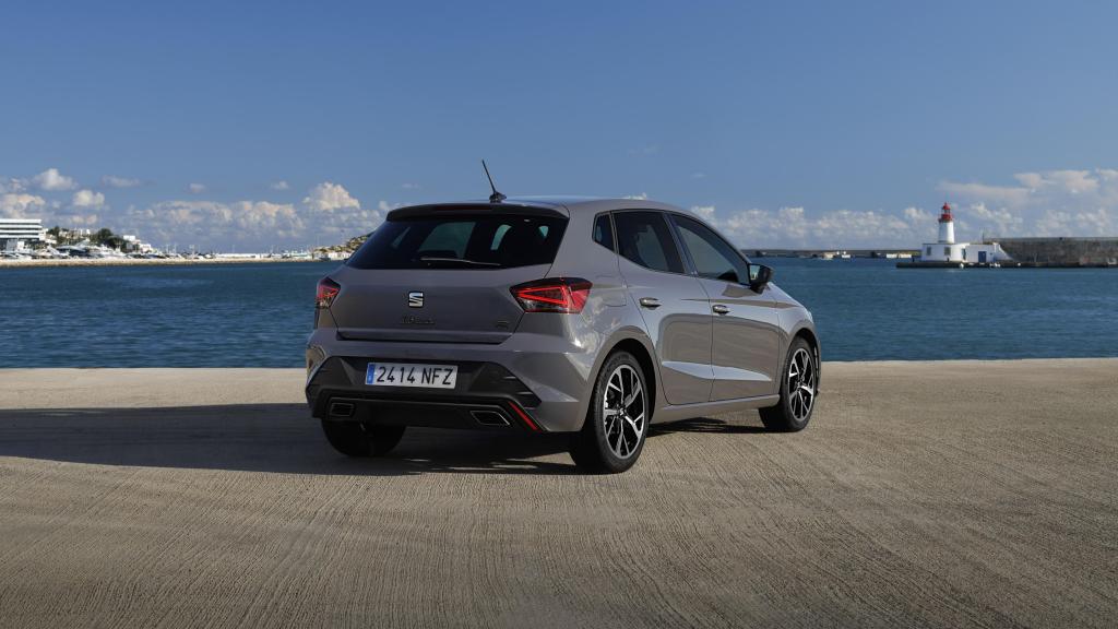 Vista tres cuartos trasera del nuevo Seat Ibiza