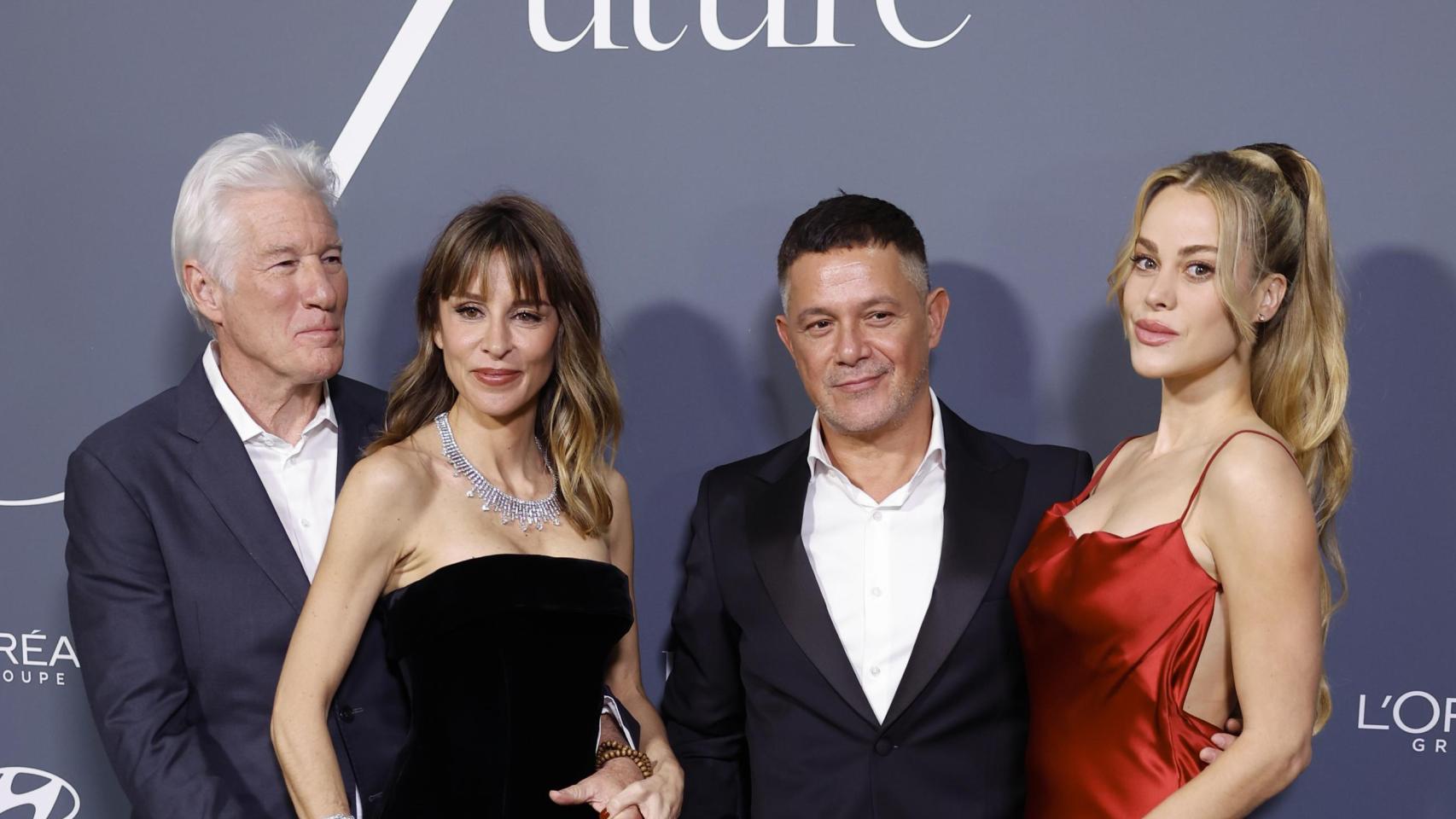 El cariñoso reencuentro entre Richard Gere y Alejandro Sanz en los Premios Elle x Future: la lista completa de invitados - El Español