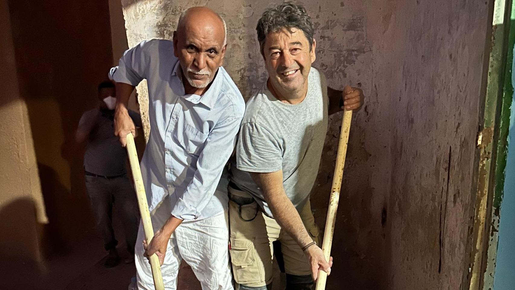 La travesía de 2.000 kilómetros de Francisco Javier y 20 vecinos de un pueblo de Toledo para ayudar en el desierto